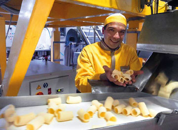 Artisan pasta maker at La Fabbrica della Pasta, Gragnano